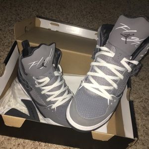 Jordan Flight 45 High size youth 7